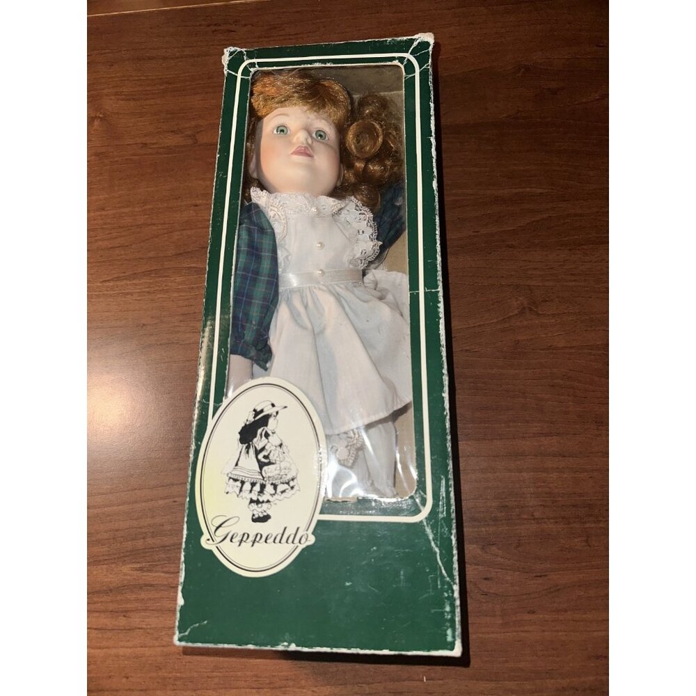 Geppeddo 1995 Porcelain Doll Blue Green Plaid Dress 15" Auburn Hair‎ Green Eyes